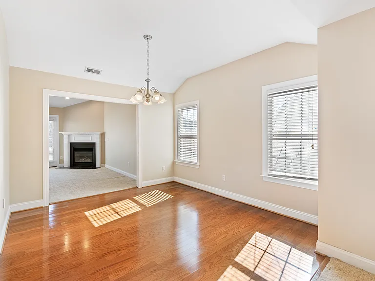 5003 Summerswell Ln SE — Photo 8