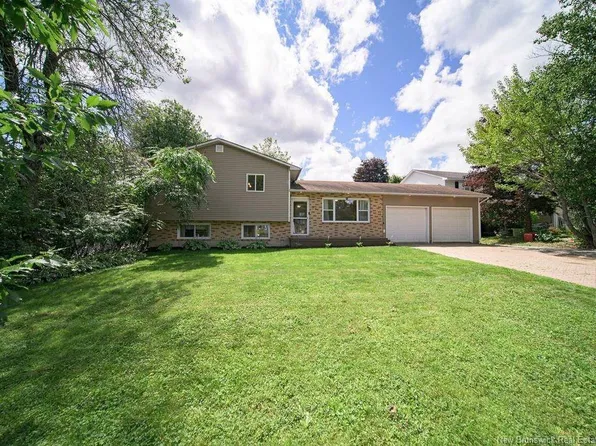 72 Birmingham Ct, Fredericton, NB E3B 6H2