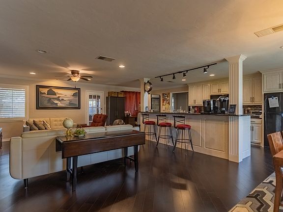 3rd image of 2603 Goddard Dr