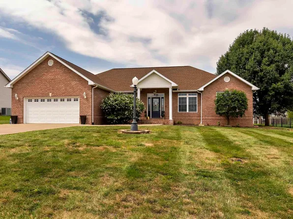 1302 Sunrise Dr, Carterville, IL 62918