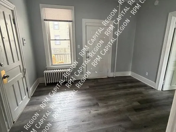 852 Union St #D, Schenectady, NY 12308