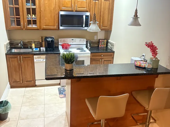 9230 128th Ave NE, Kirkland, WA 98033