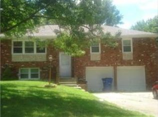 908 SW 14th Ter, Blue Springs, MO 64015