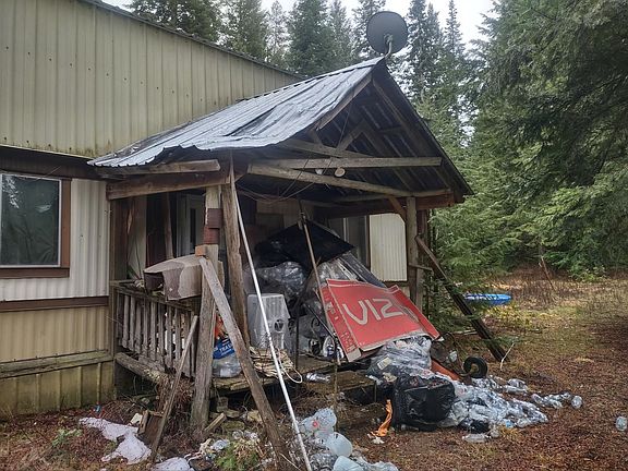 3rd image of 3582 Camden Rd