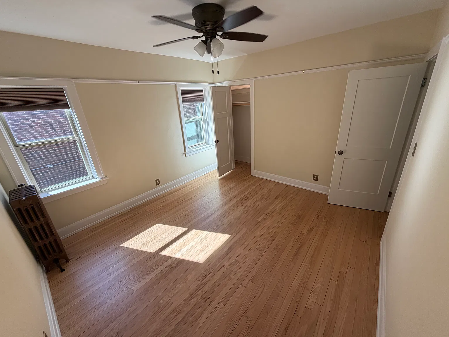 4428 N Oakland Ave — Photo 4