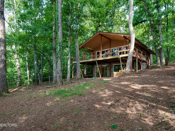 3407 Crown Point Rd, Louisville, TN 37777