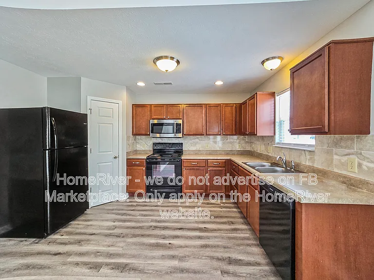 1725 James Run Way — Photo 10