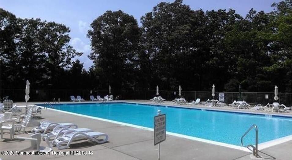 1st image of 120 Westchester Dr