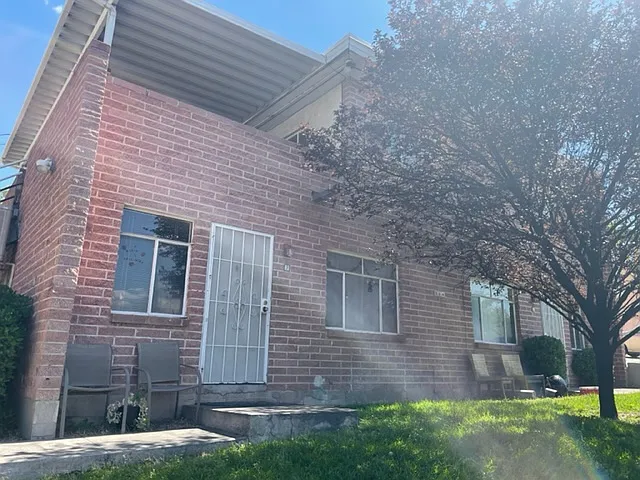 Just - Renovated Spruce Park 1 Bedroom APT. - Just 3 Blocks to UNM — Photo 2
