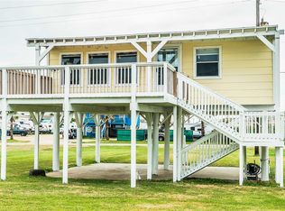 1107 Surf Ave, Surfside Beach, TX 77541