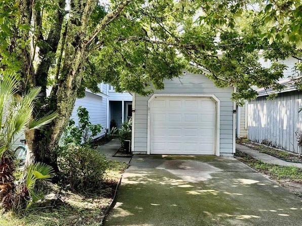 12014 Cobblewood Ln N
