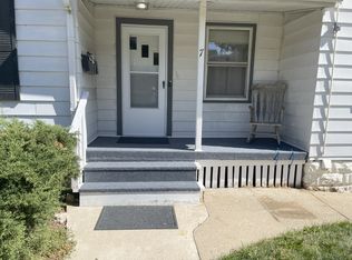 7 Lynch St APT 2, Elgin, IL 60123