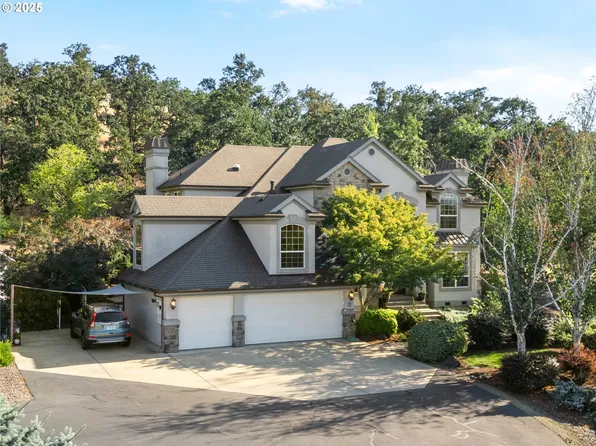 425 Cross Creek Dr, Roseburg, OR 97471