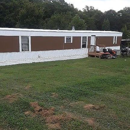 4th image of 1402 Burrell Rd