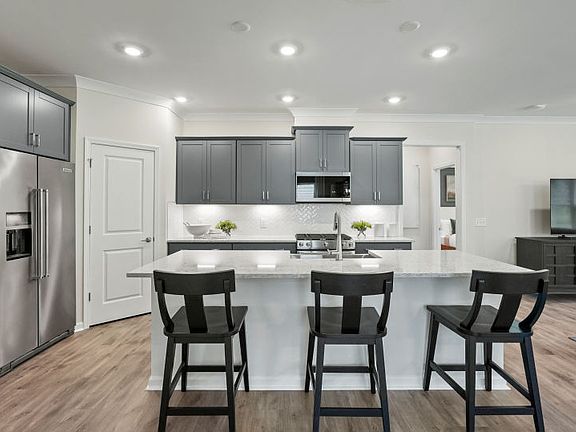 Open Kitchen, Perfect for Entertaining