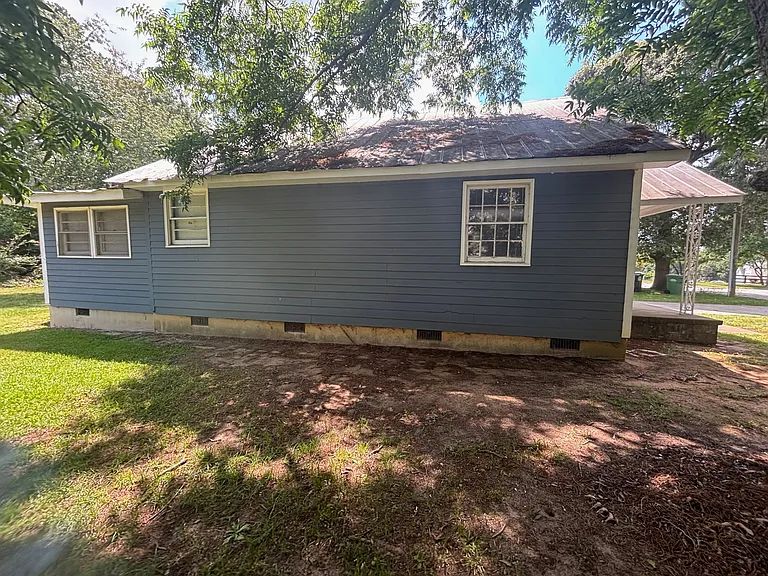 402 E Branch St — Photo 11