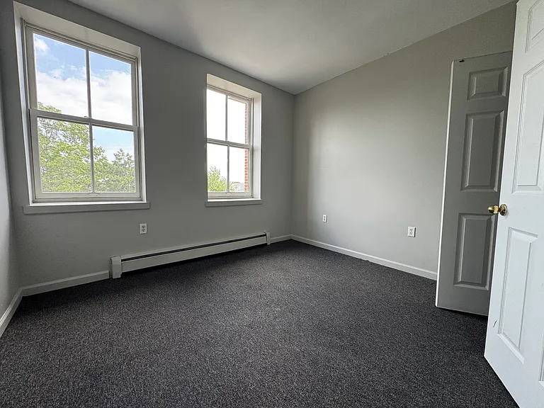 558-612 E Main St #598C — Photo 11