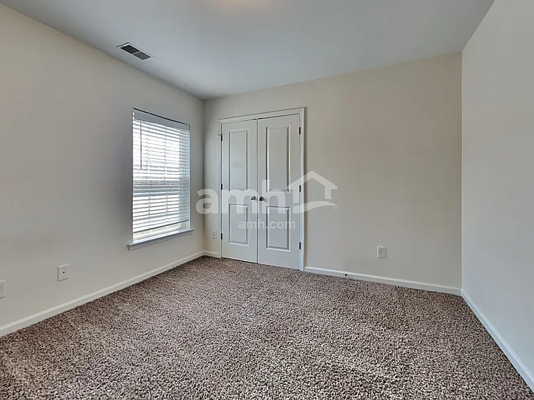 407 Pine Hill Ln — Photo 18