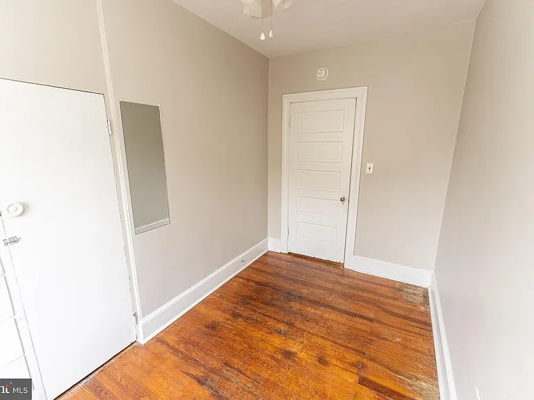 1109 N Division St — Photo 37