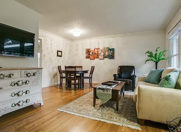4th image of 2320 Materhorn Dr