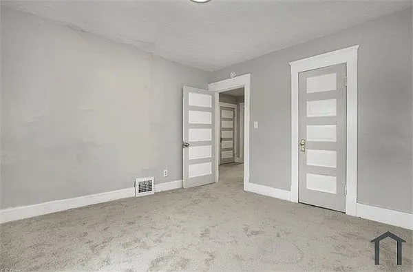 5614 Drake Ave — Photo 6