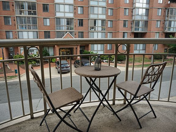 2nd image of 1200 Braddock Pl APT 204