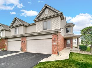 8230 Auburn Ln, Frankfort, IL 60423