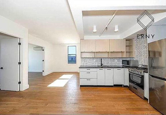 2nd image of 319 19th St #N