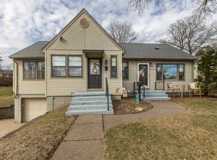 2555 Wilbricht Ln, Dubuque, IA 52001