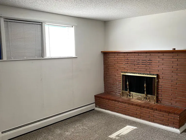 208 E Saint Joseph St — Photo 2