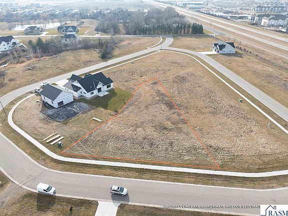 2nd image of 140 Pine Creek Rd