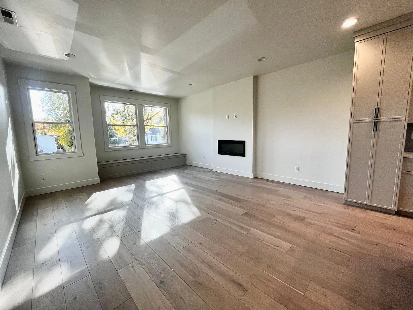 Gorgeous New Build in Boise's East End Easy Access to St. Lukes!! — Photo 2