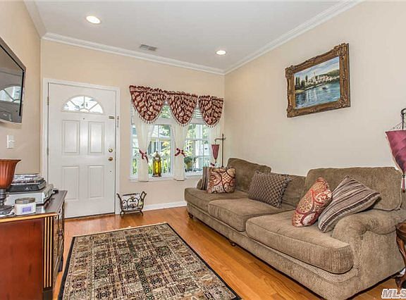 5th image of 103 Emily Dr