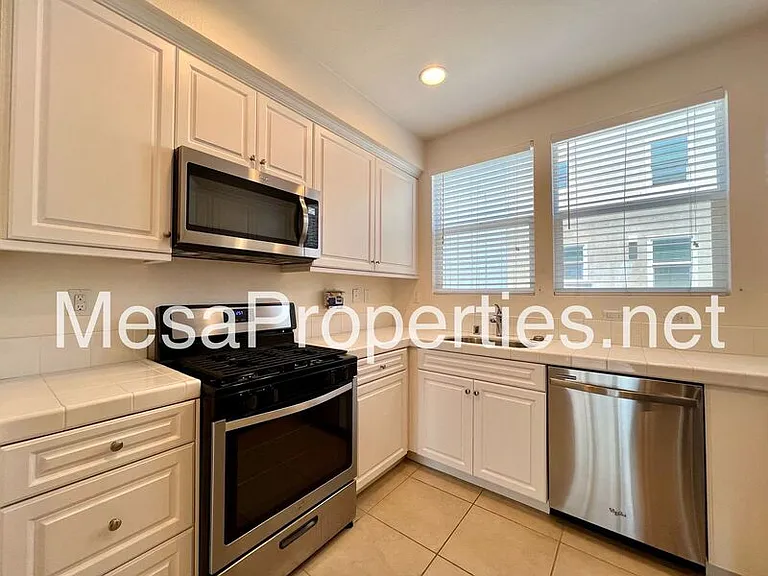 4968 Arrow Hwy #F — Photo 5