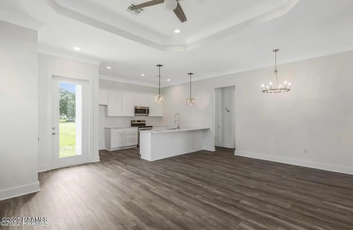 Building Photo - 127 Santa Marta Dr