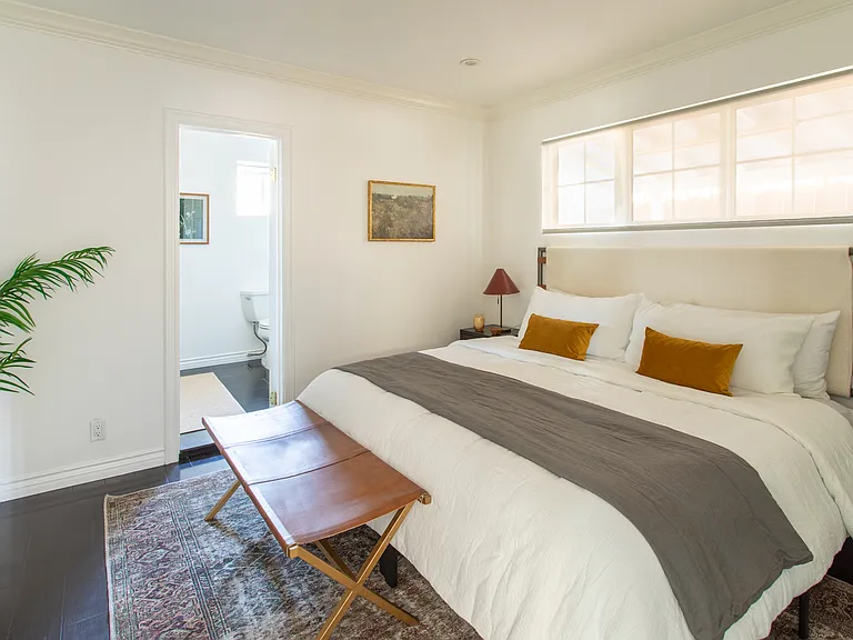 7439 Leescott Ave — Photo 19