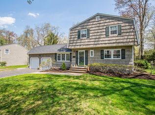 32 Knollwood Dr, Livingston, NJ 07039