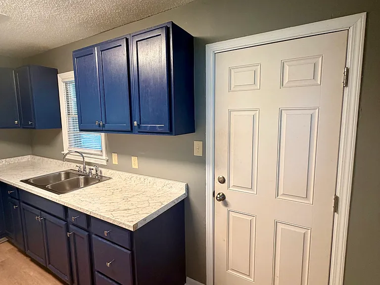 208 Crescent Dr — Photo 30