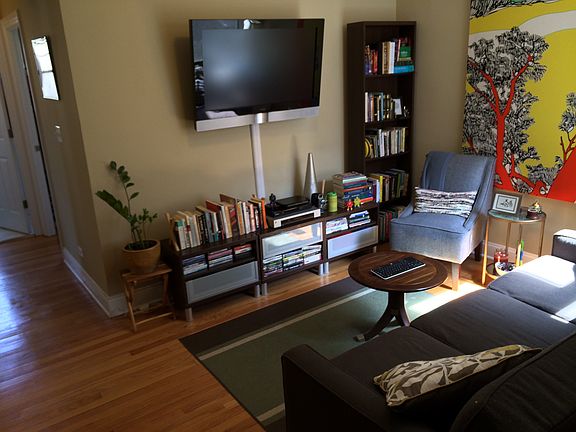 3rd image of 2605 W Rosemont Ave APT 2