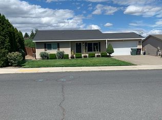 6603 Crestfields Rd, Yakima, WA 98903
