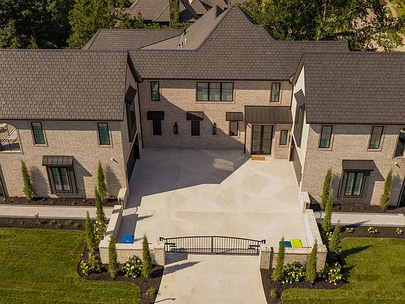 4th image of 3820 E Eaglescliffe Drive