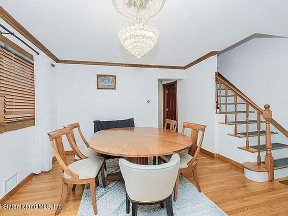 5th image of 327 Bedford Ave