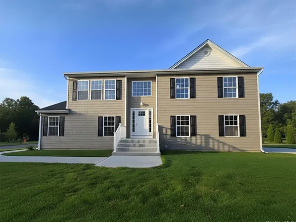 103 Brookfield Avenue #B, Center Moriches, NY 11934