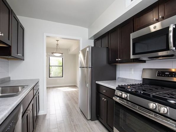 32 N Reading Rd