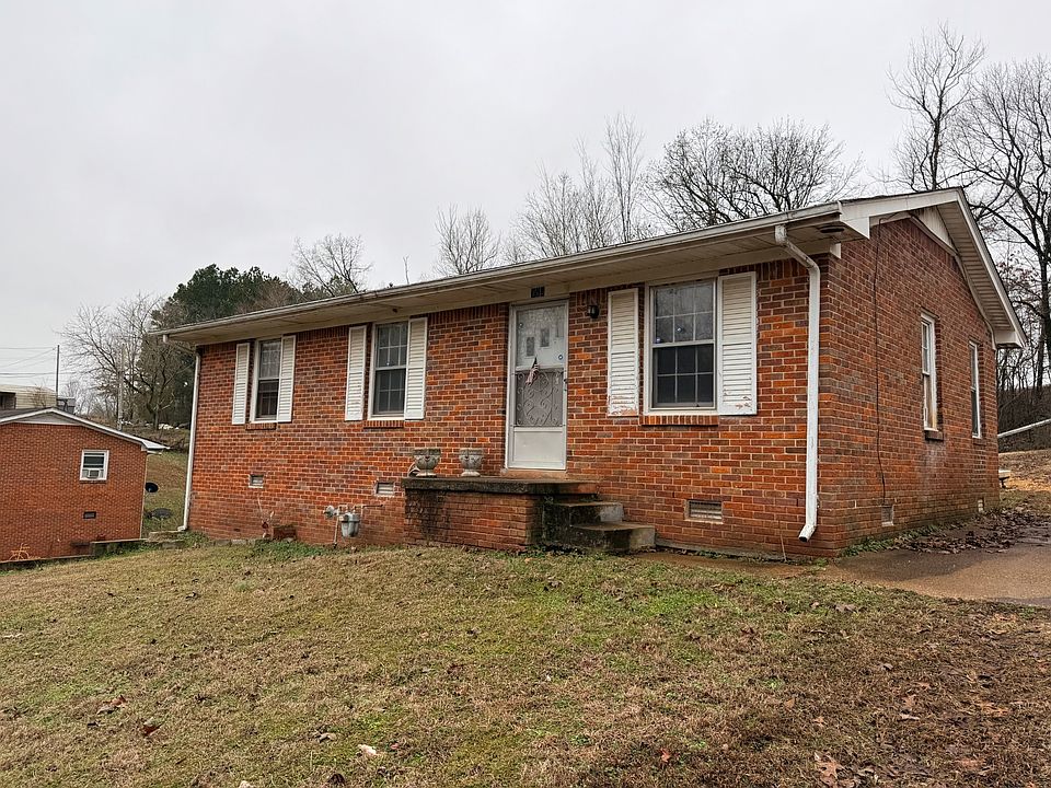 1st image of 110 S Oak Dr
