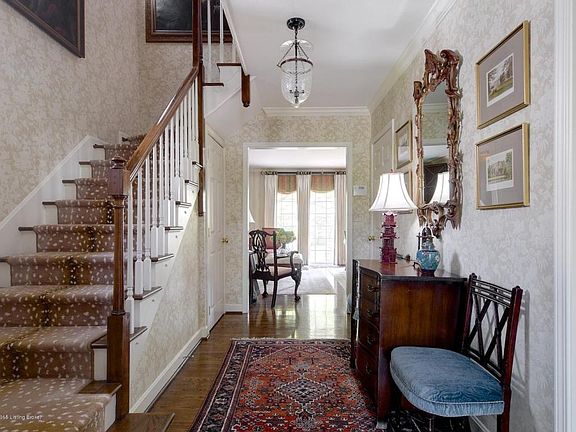 03 RE-Photos St Matthews Ave 221