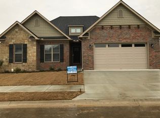 910 Nuttall Dr, Conway, AR 72034