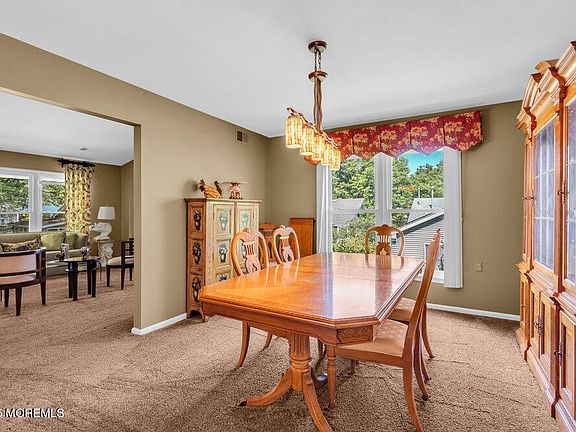 4th image of 1515 Cloverdale Court