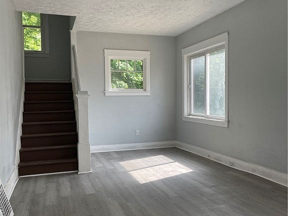 2nd image of 1331 Republic Ave