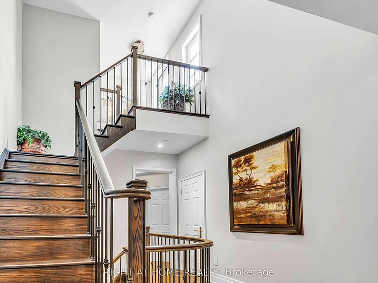 184 Dorval Dr — Photo 24